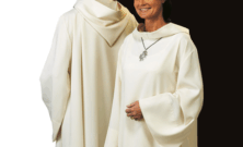 Albor i kyrkans liv  historia, funktion och val av rätt plagg