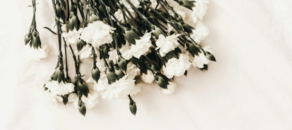 Hjälp vid begravning i Mölnlycke med respekt och värdighet