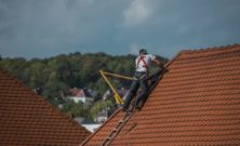 Takläggare  kunskap, kvalitet och trygghet över huvudet