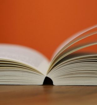 Boktryckeri  från idé till färdig bok i handen